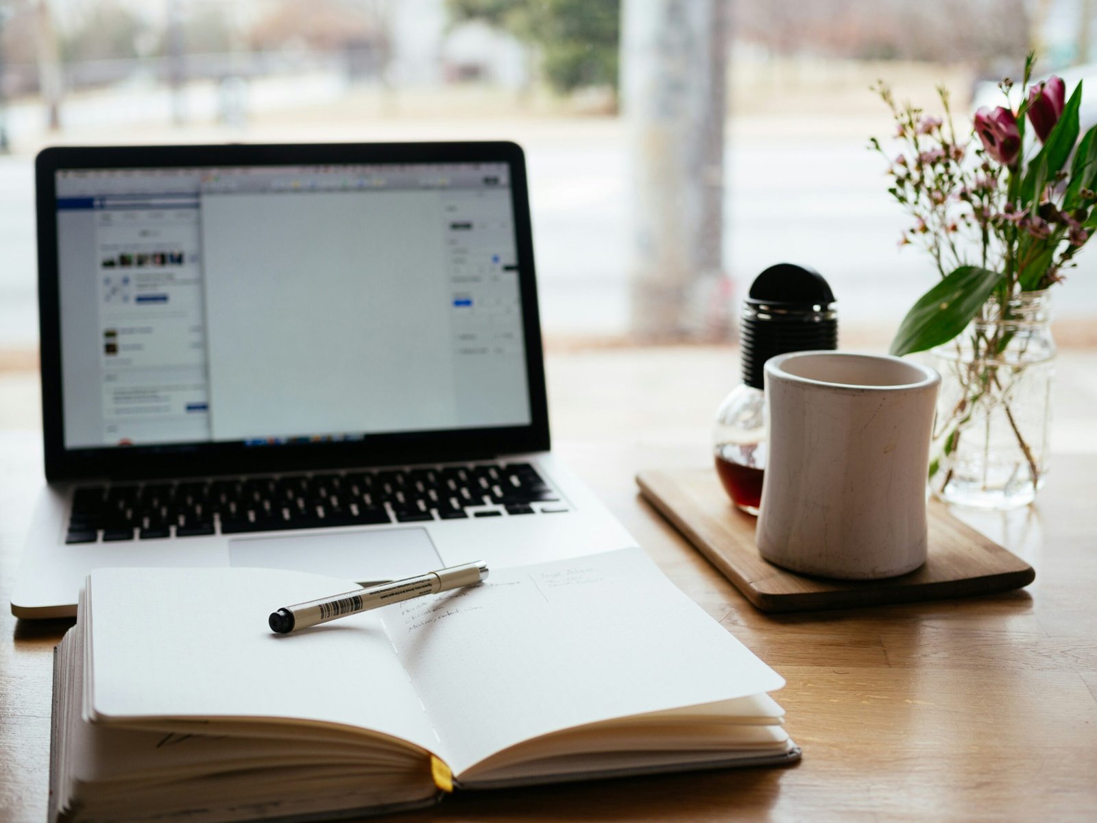 How I Turned My Side Hustle into a Full-Time Income with Online Business